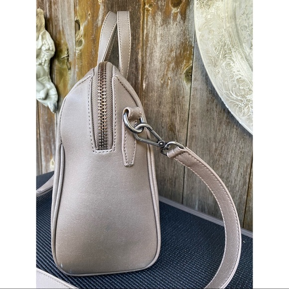 MATT& NAT taupe tote satchel purse - Picture 4 of 10
